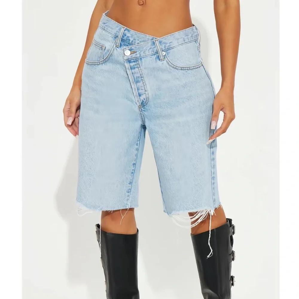 NWT The Crossover Baggy Denim Jorts - Light
